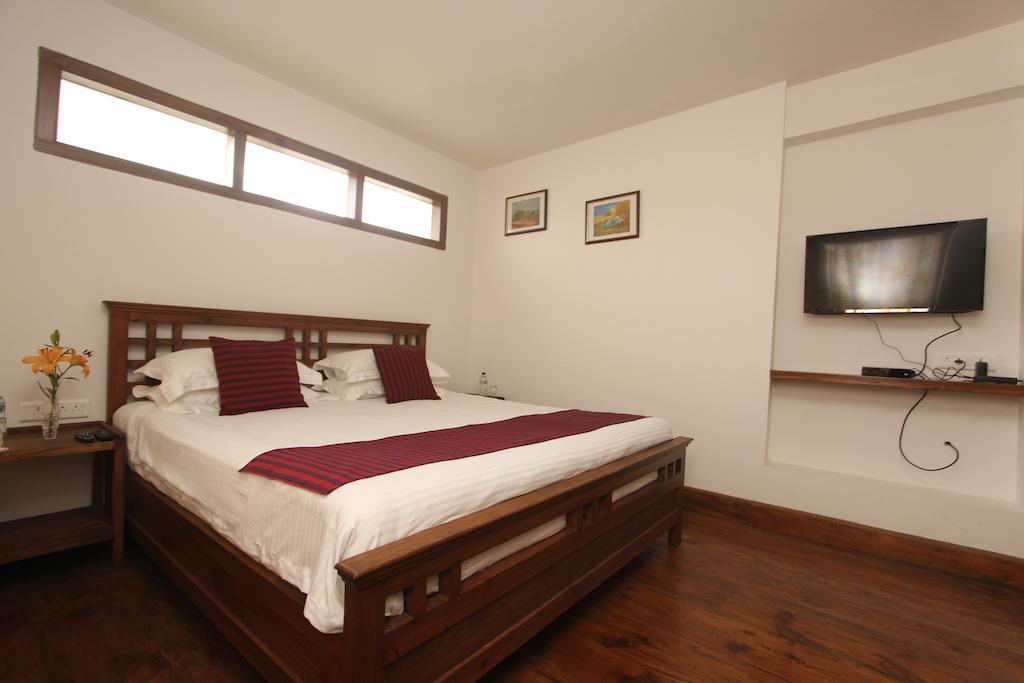 The Pear Tree Bed and Breakfast Shillong Esterno foto