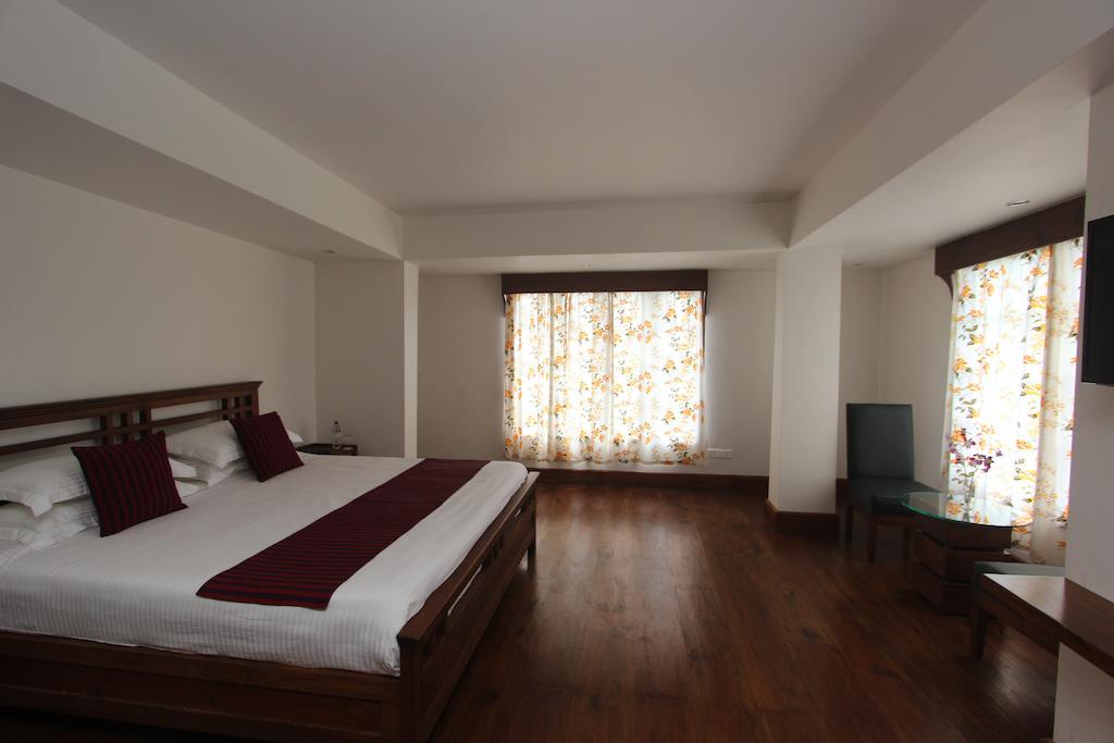 The Pear Tree Bed and Breakfast Shillong Esterno foto